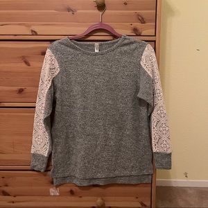 Flora Nikrooz Women’s long Sleeve Gray Floral Pajama Shirt Size XS